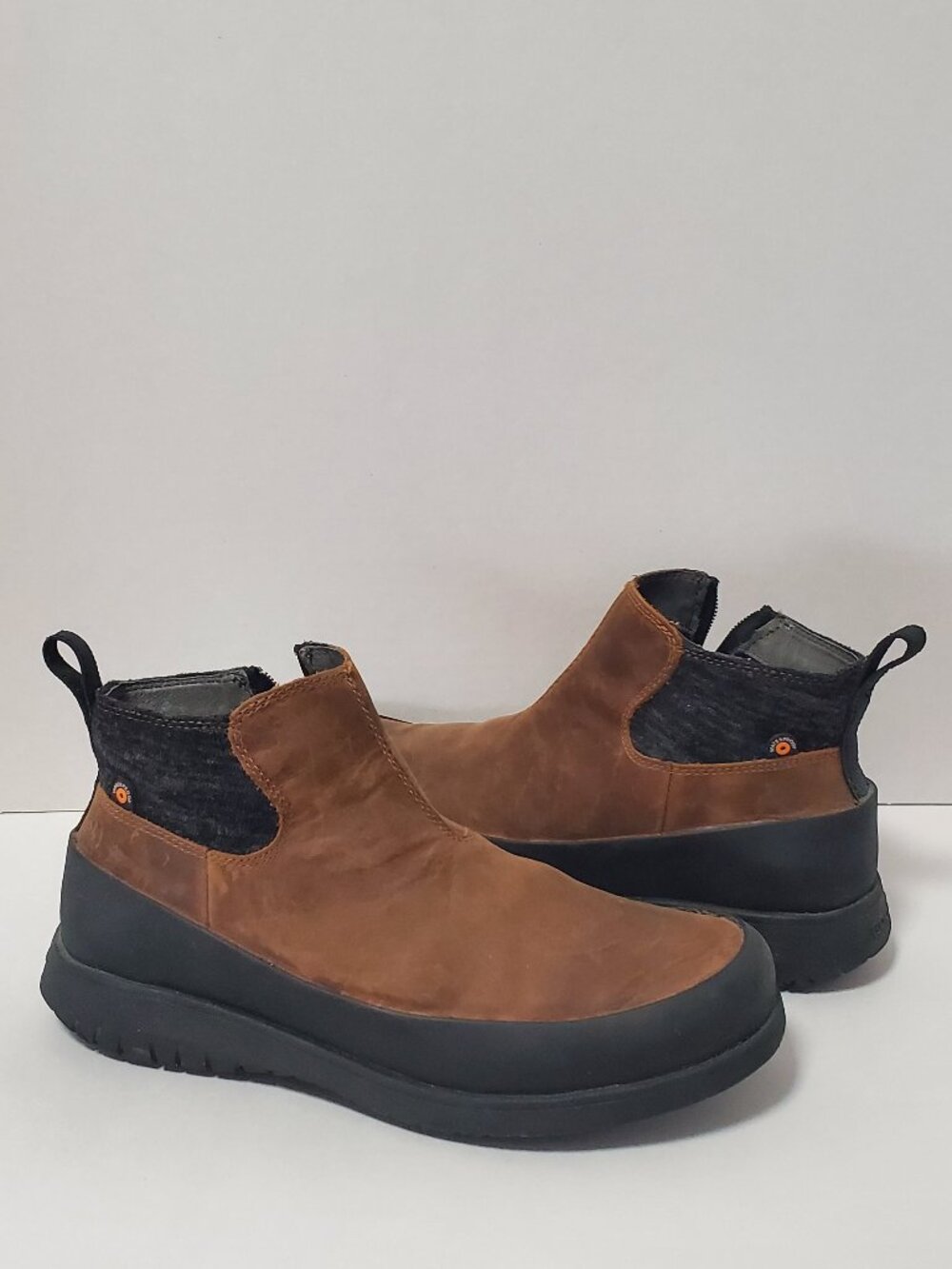 Bogs Women's size 9 brown & black booties